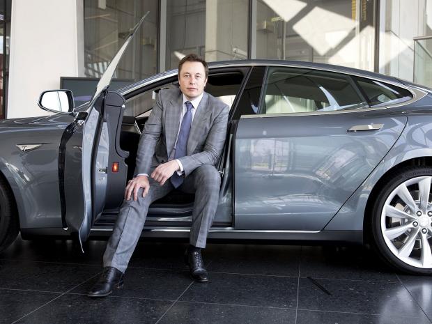 E`lektromobili Tesla v sleduyushhem godu stanut samostoyatelnyimi